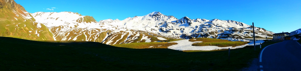 Pass in den Schweizer Alpen Pass in den Schweizer Alpen